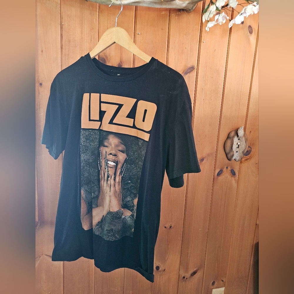 Lizzo Black Tee